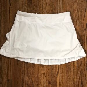 lululemon White Running/Tennis Skirt Tall Size 8
